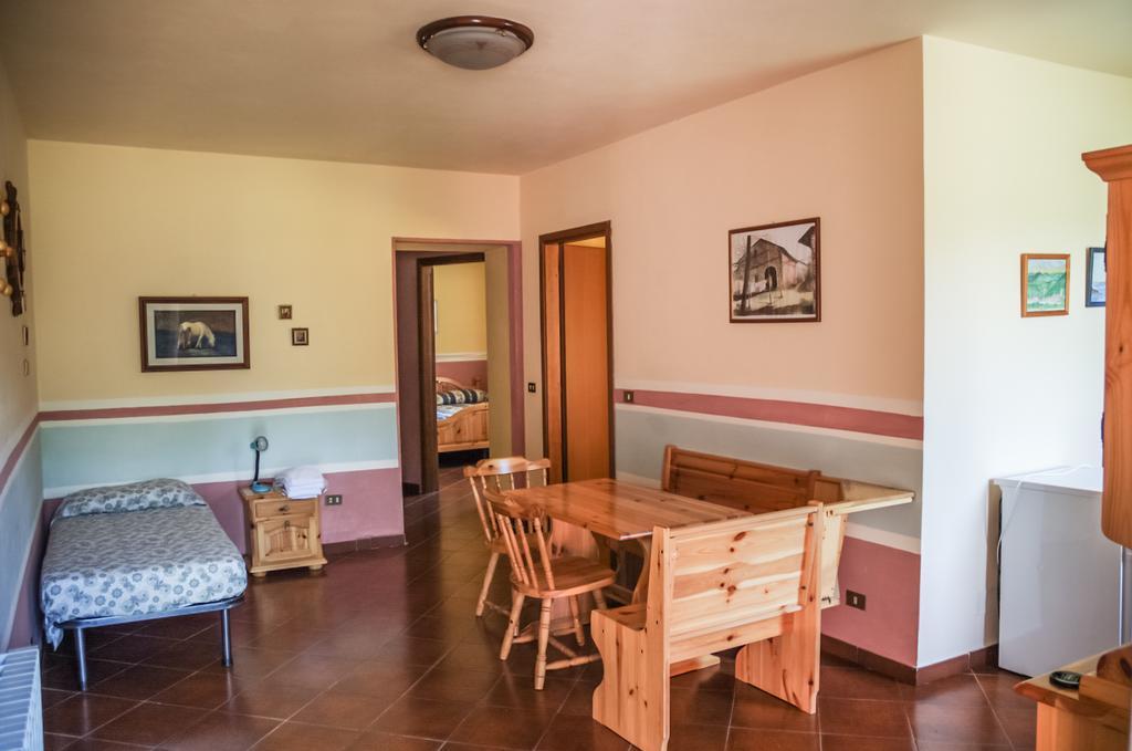 Agriturismo La Praduscella Фивиццано Экстерьер фото