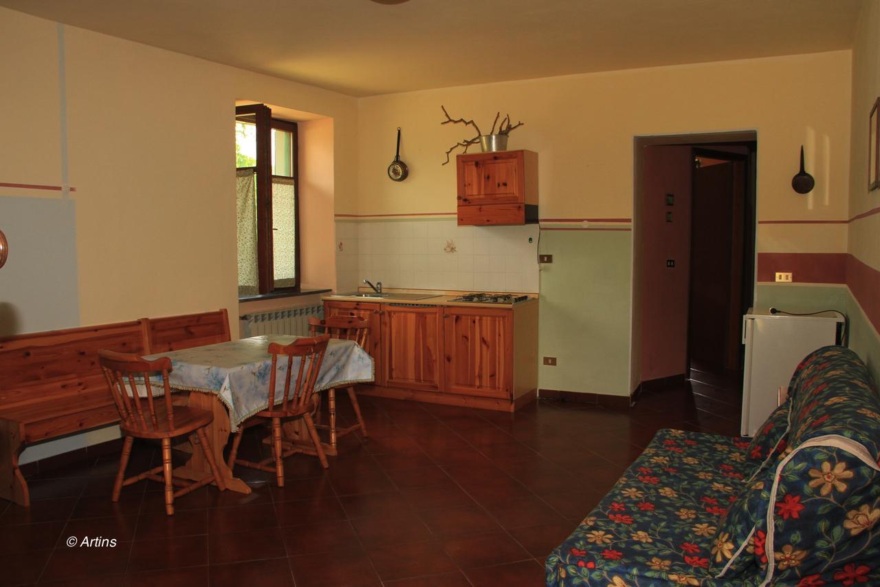 Agriturismo La Praduscella Фивиццано Экстерьер фото