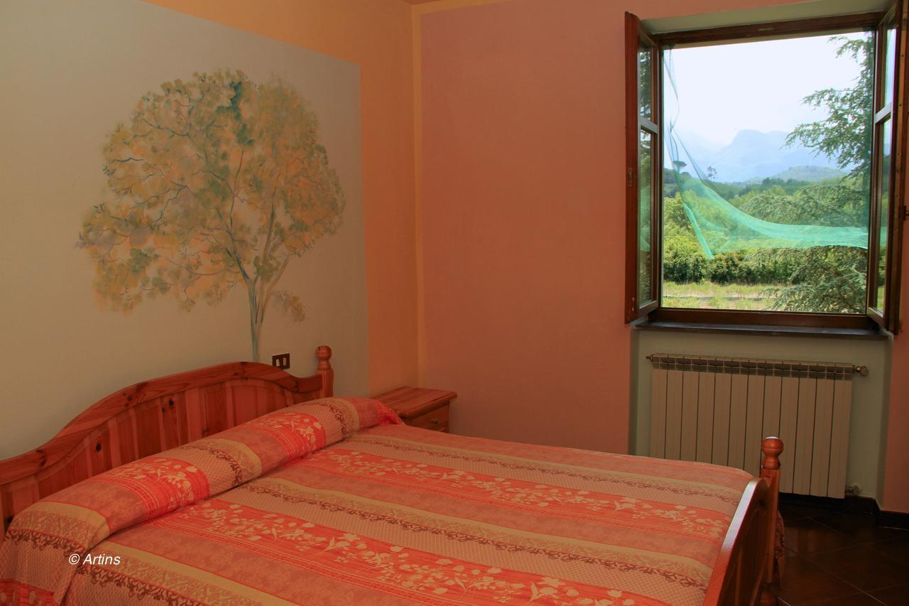 Agriturismo La Praduscella Фивиццано Экстерьер фото